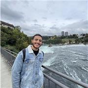 Maestro de inglés especializado en clases en línea